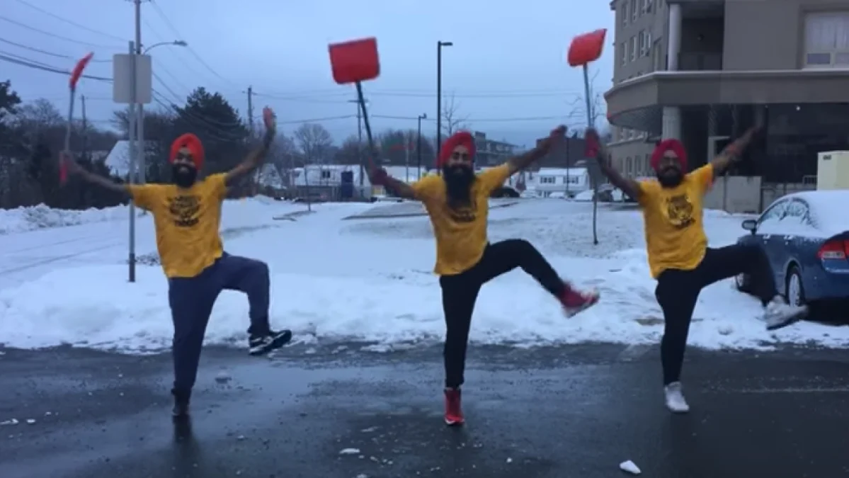 Now THIS is the Way to Shovel Snow!